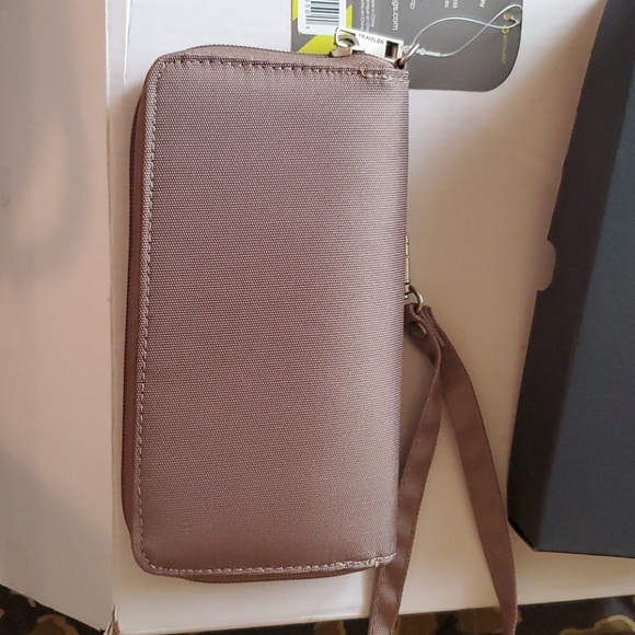 Wallet - Picture 2 of 4